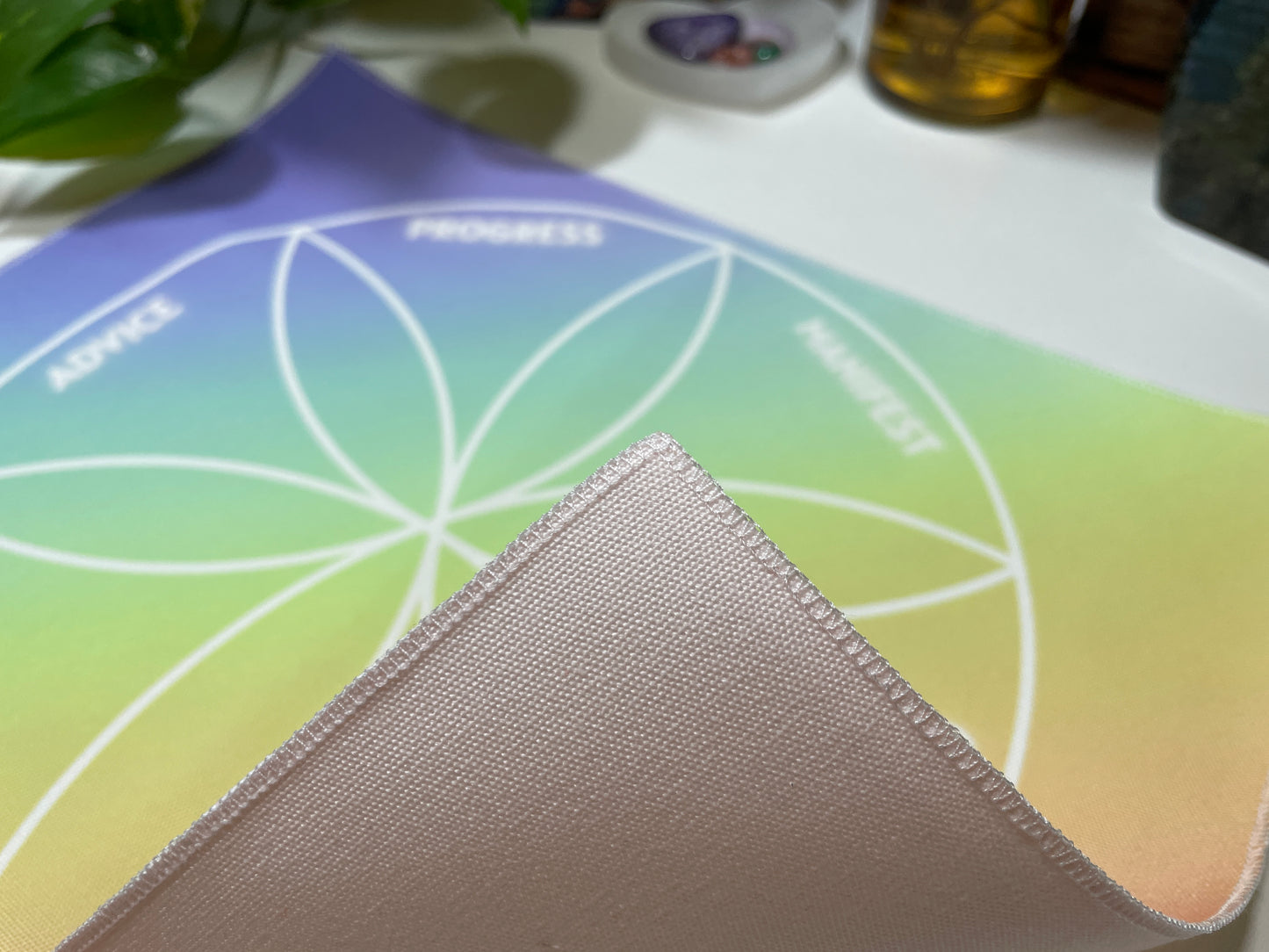 Pastel Daisy Wheel Casting Cloth