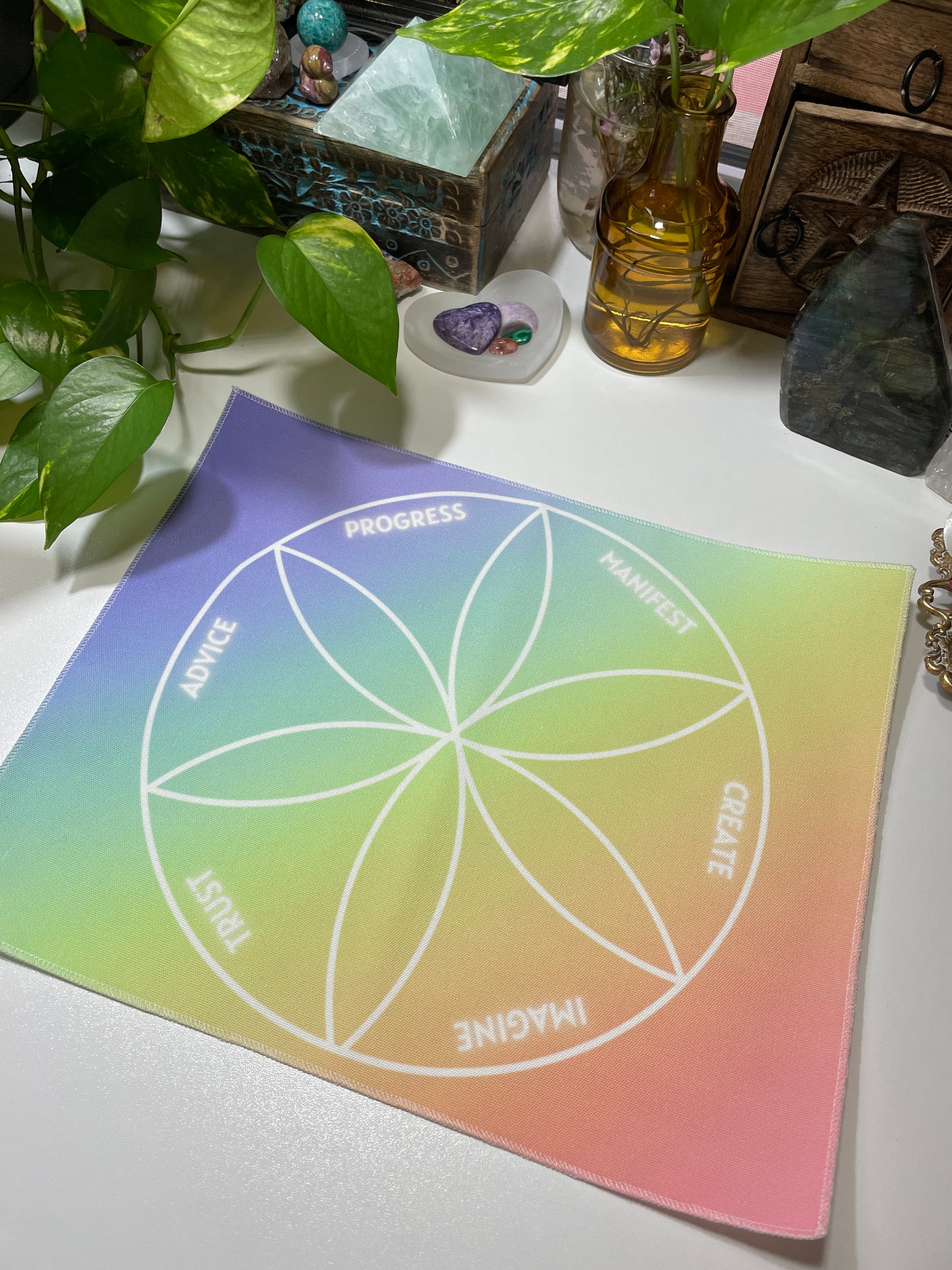 Pastel Daisy Wheel Casting Cloth