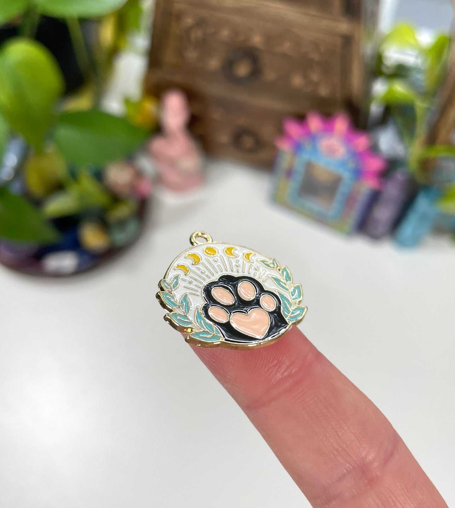 Mystic Paw of the Familiar Charm
