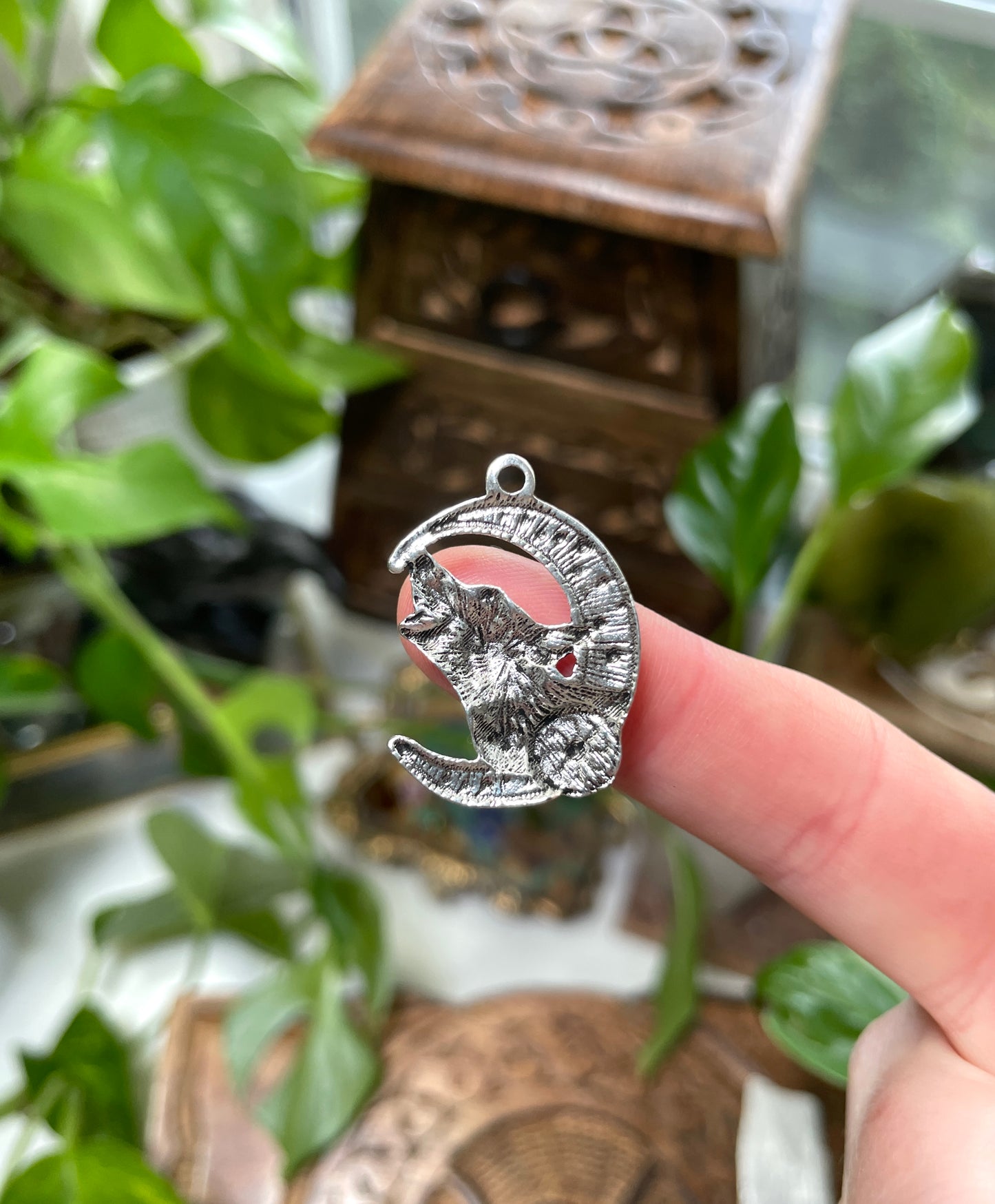 Howling Wolf at the Moon Charm