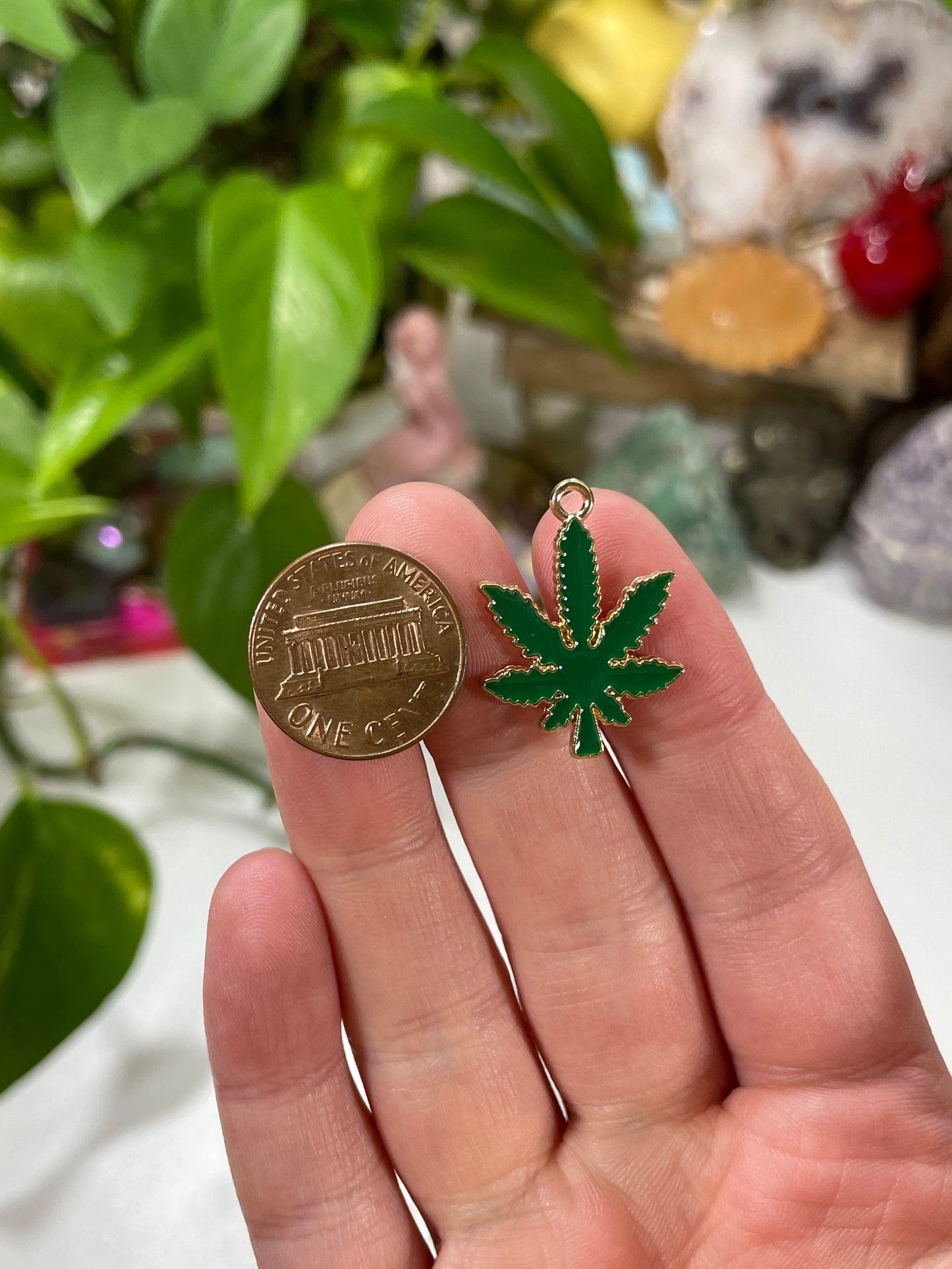 Budz Leaf Charm