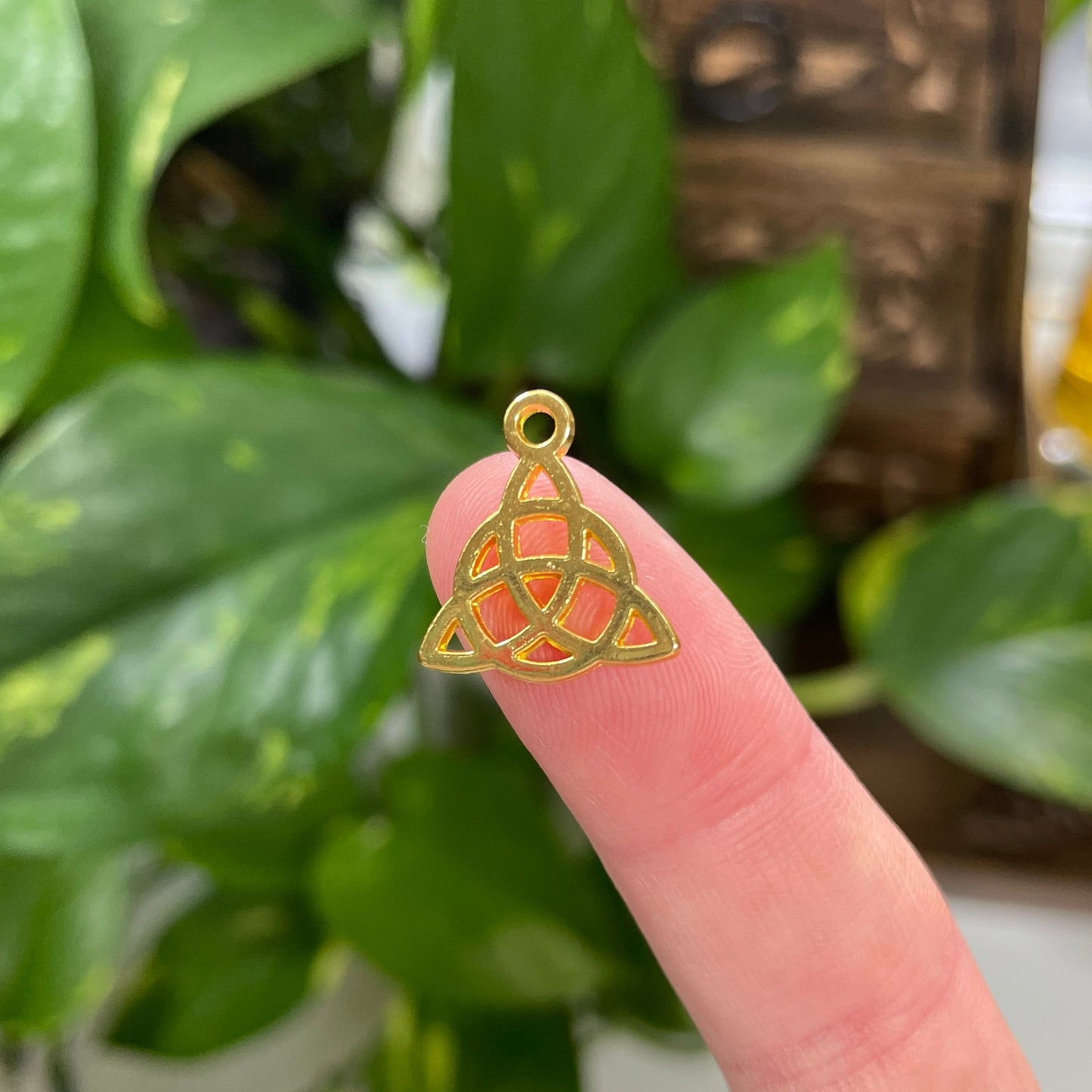 Gold Triquetra Trinity Knot