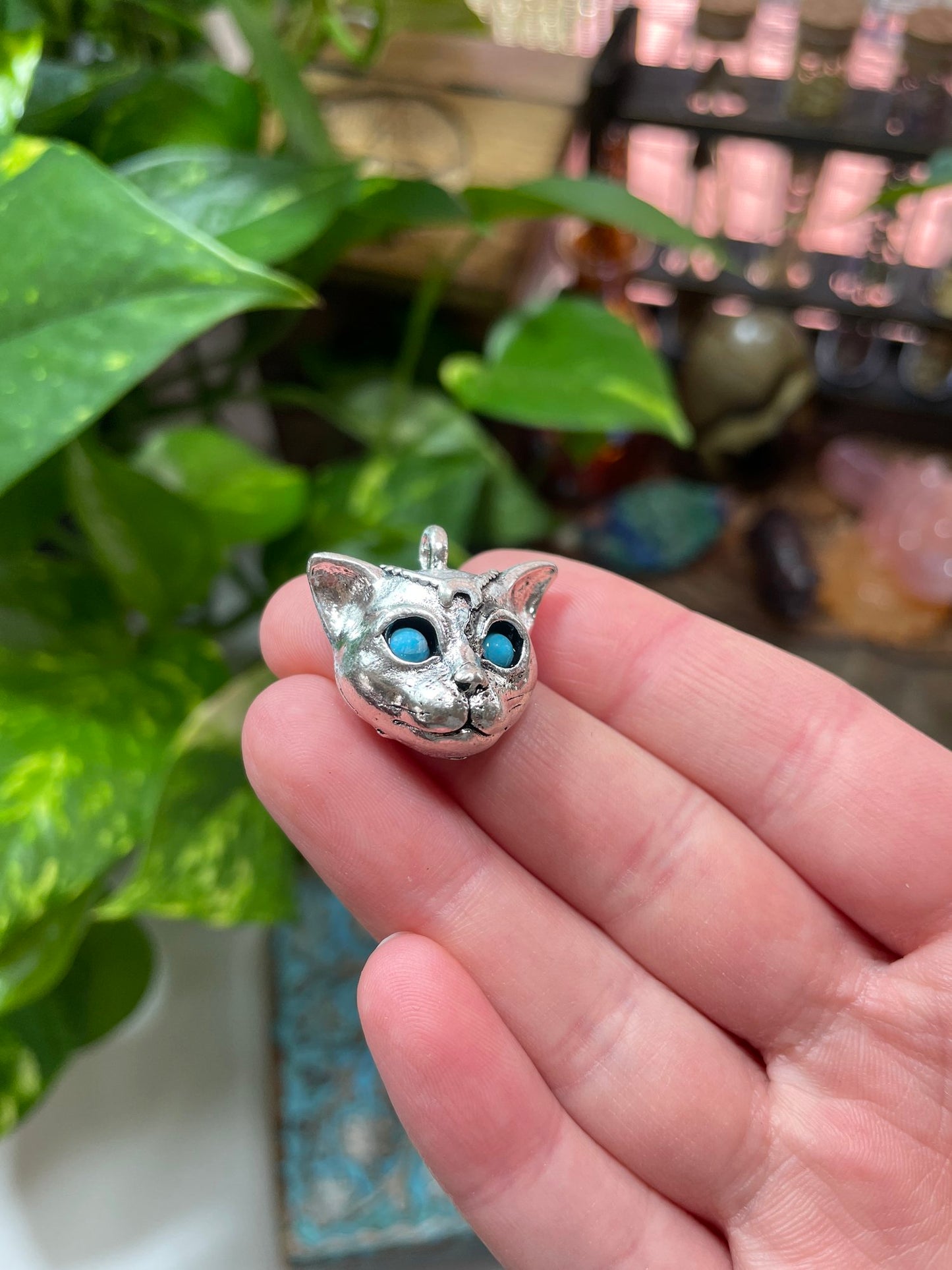 Divine Cat Head Charm