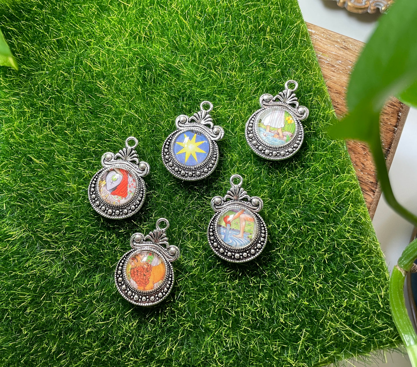 Stories of the Tarot Necklace - Handmade by Emerald Lotus
