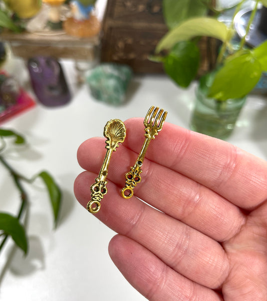 Witch’s Cutlery: The Golden Feast Set