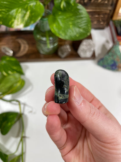 Kambaba Jasper Mini Ghost Carving