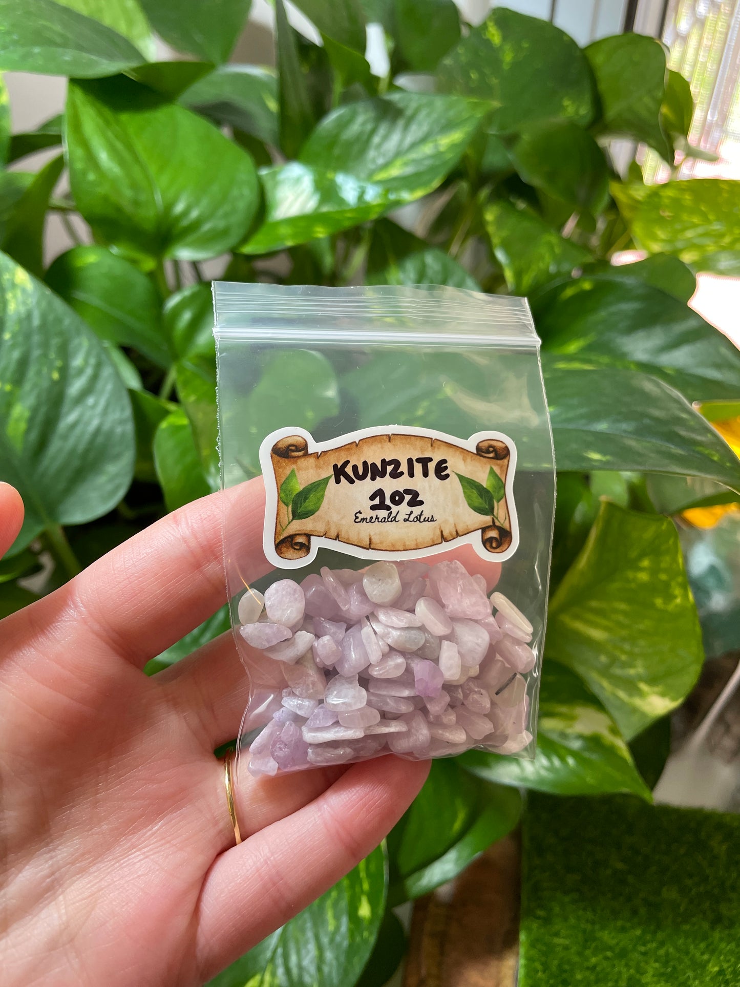 Kunzite Crystal Chips 7-10mm