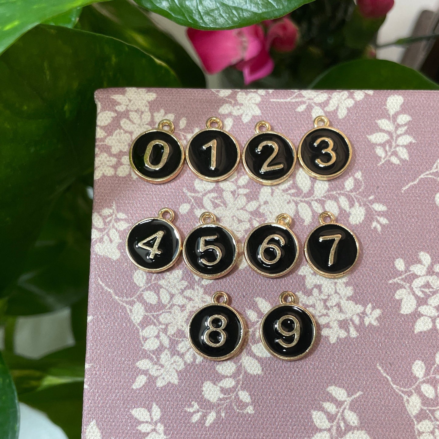 0-9 Pack of Numbers Enamel Black