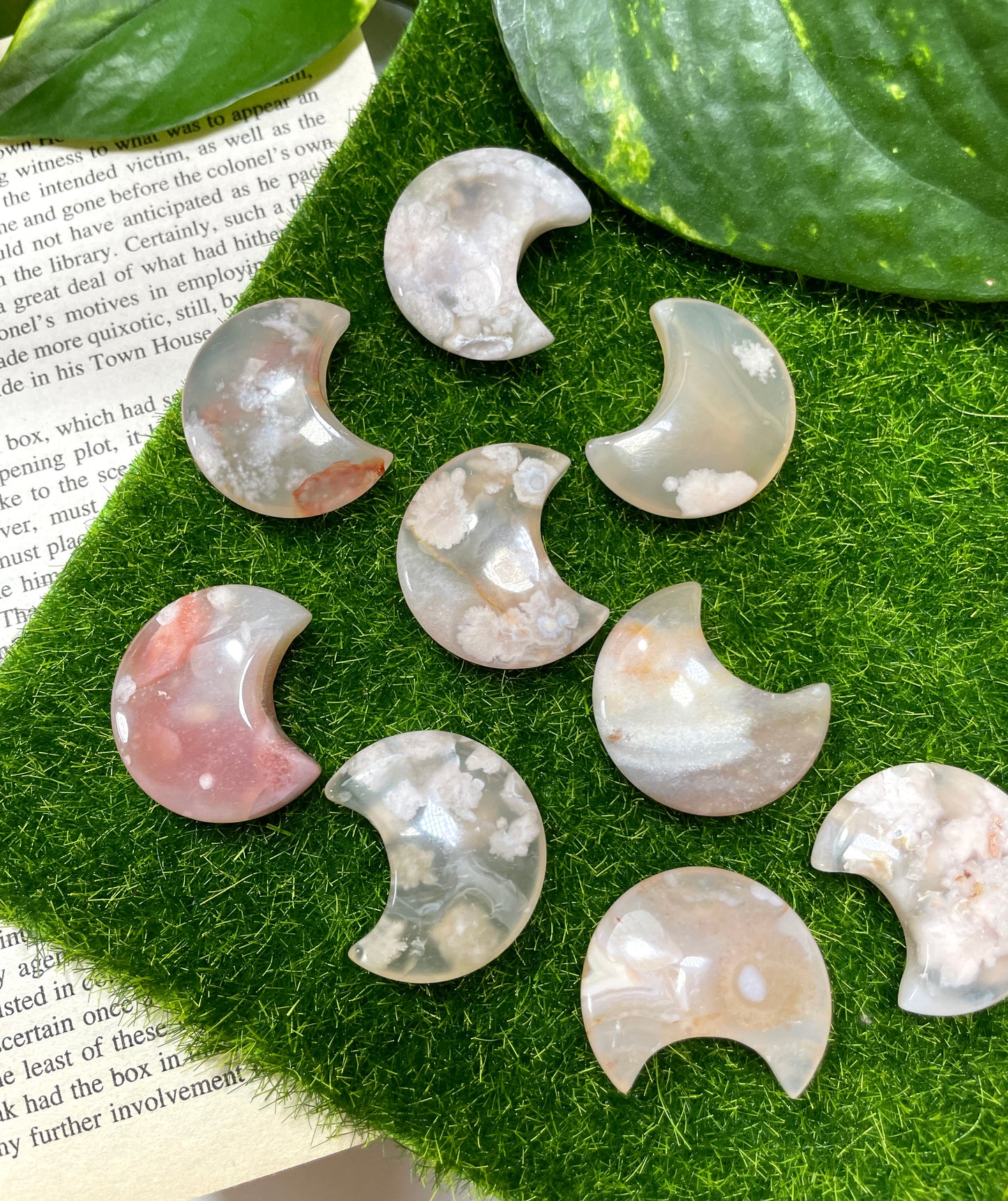 Flower Agate Mini Moon Carving