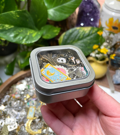 Charm Scoops in Square Tin