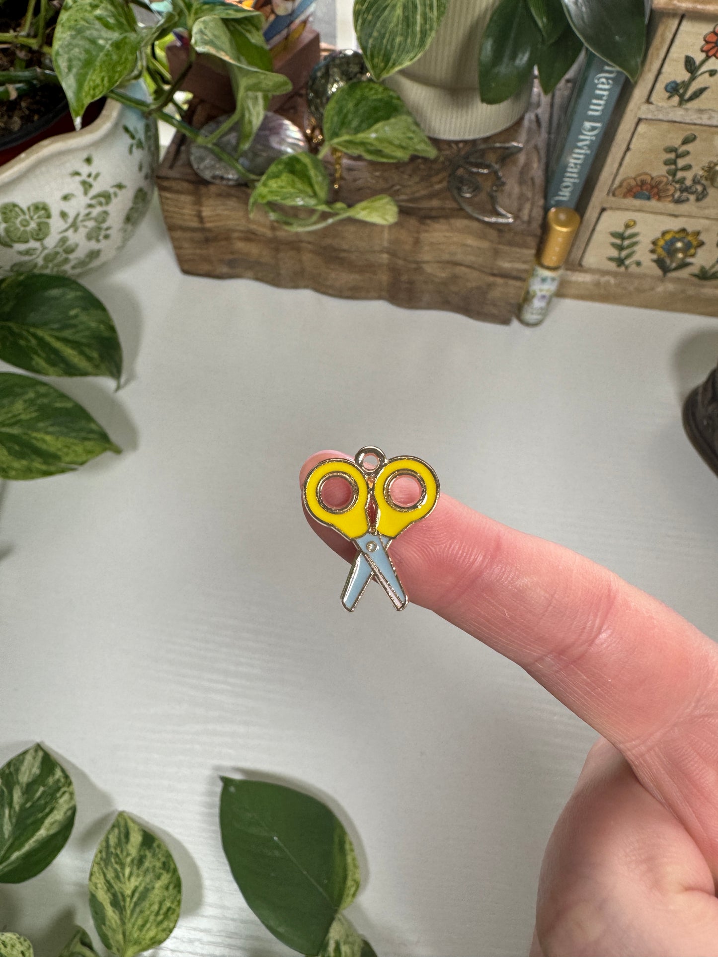 Scissors Charm