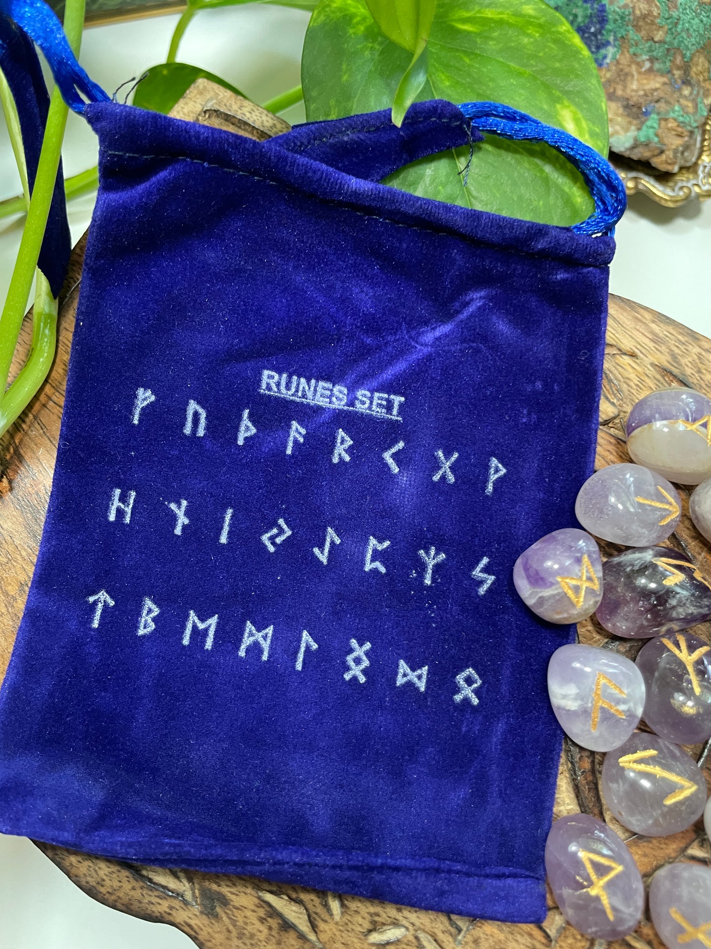 Rune Set (Amethyst Crystal)