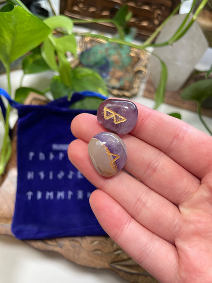 Rune Set (Amethyst Crystal)