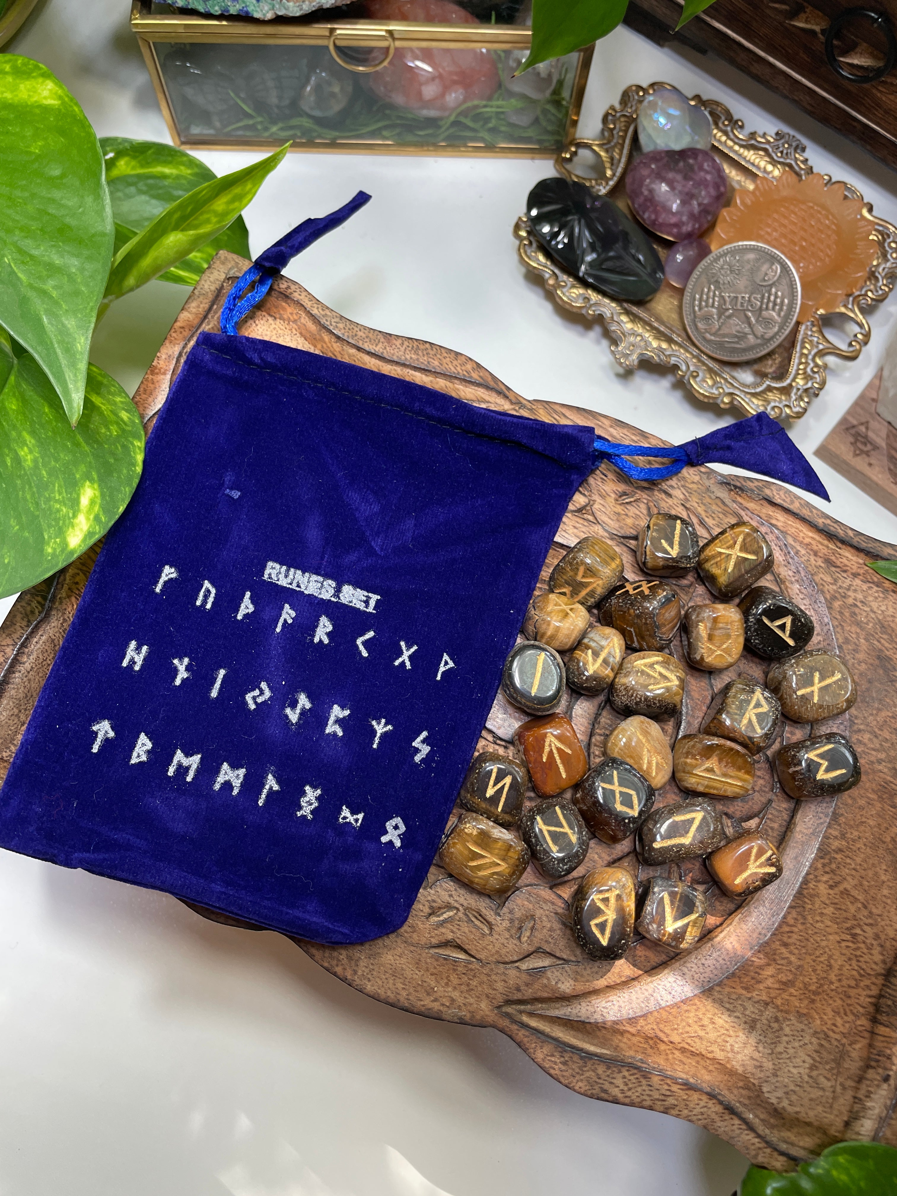 Rune Set (Tigers Eye Crystal) – Emerald Lotus