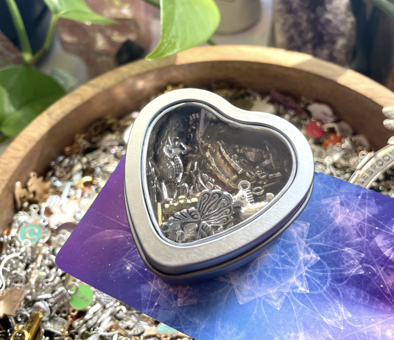 Mystery Charm Scoop in Heart Tin